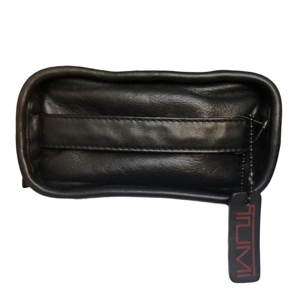 Tumi sleek black